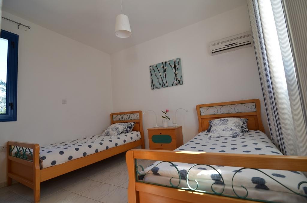 Sea Breeze Villas Argaka Room photo