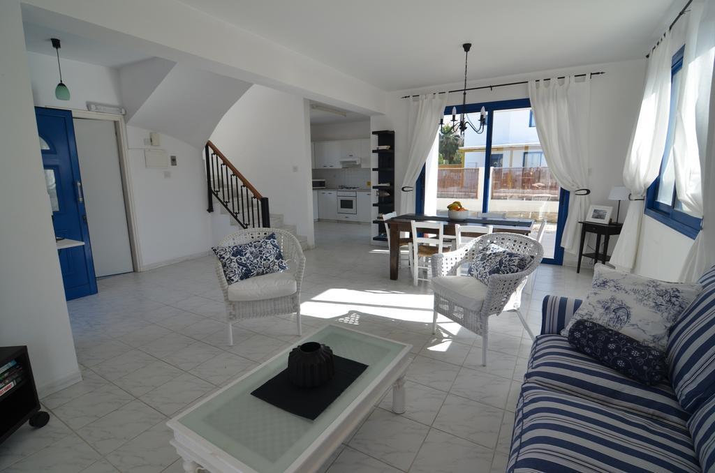 Sea Breeze Villas Argaka Room photo